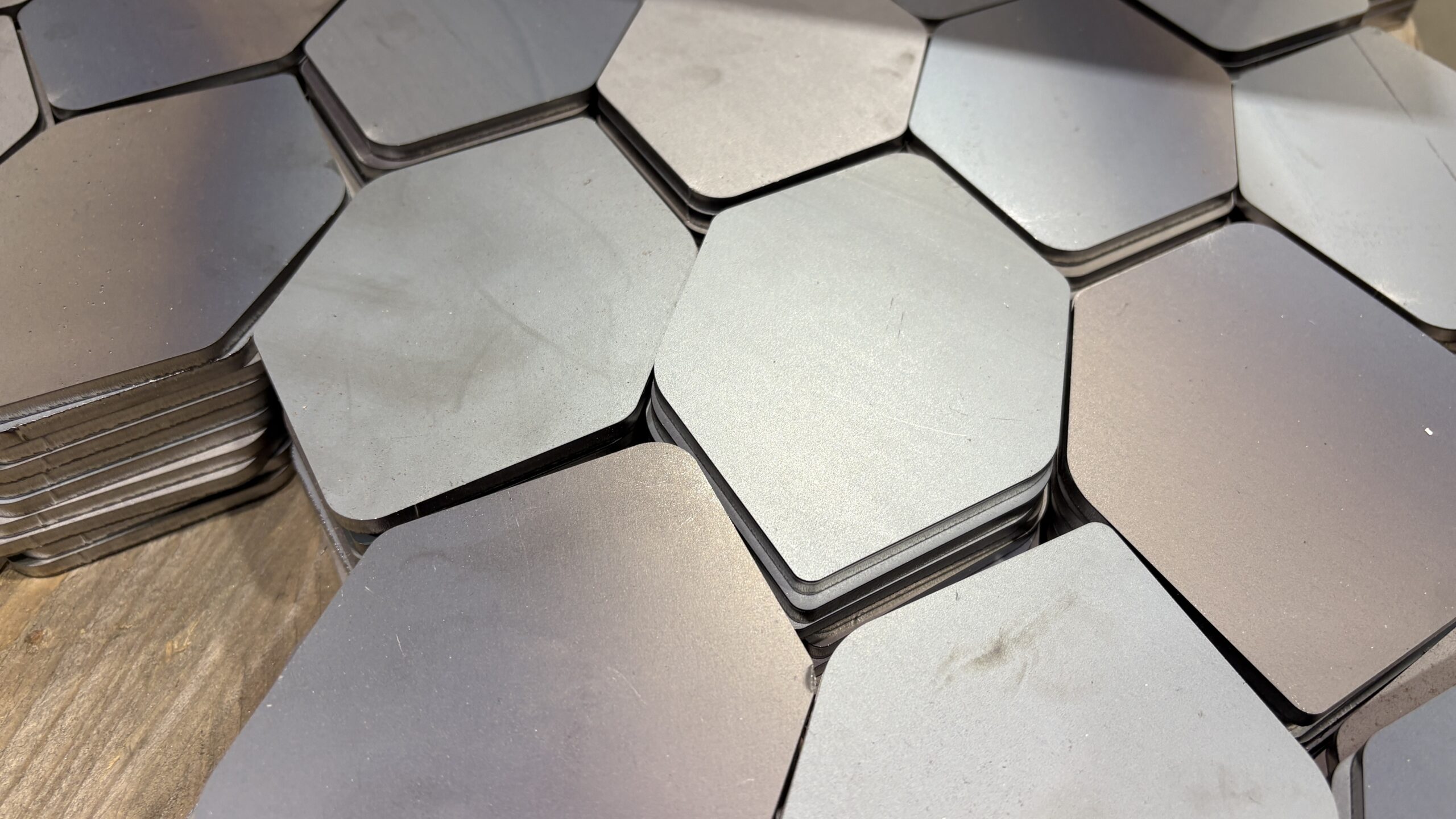 IMG 8421 scaled Fluokov – zakázková kovovýroba a laserové pálení | Teplice