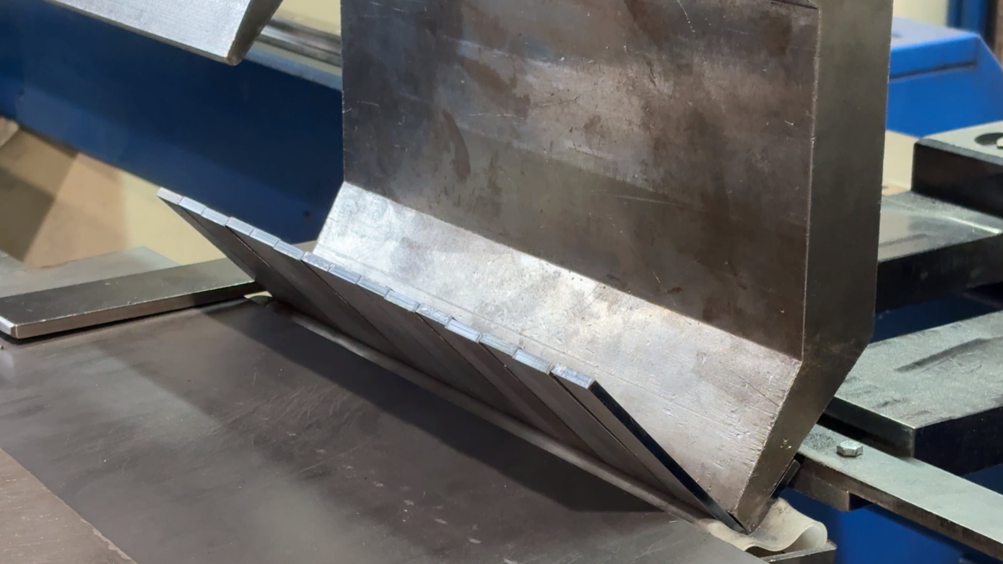 ohybani fluokov web Fluokov – zakázková kovovýroba a laserové pálení | Teplice